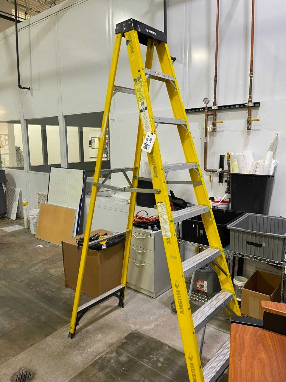 10 Ft Ladder - MATERIAL HANDLING