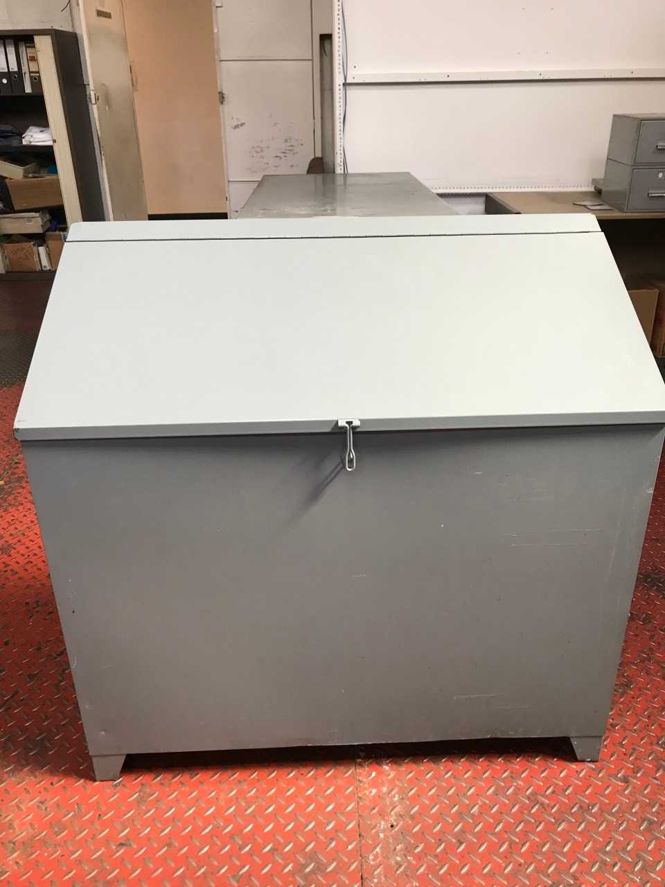 Small Metal Storage Unit - TOOL STORAGE