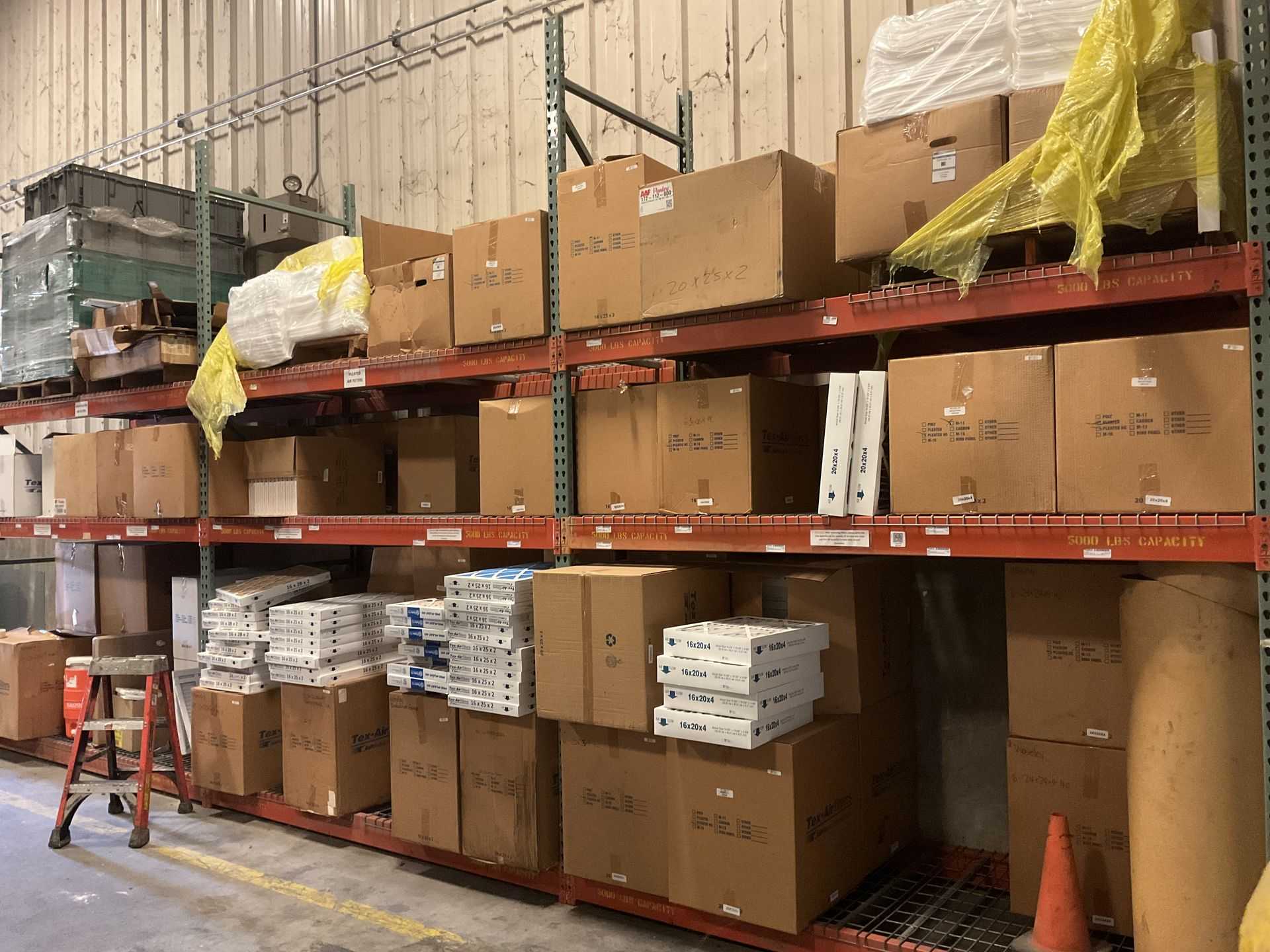 LOT OF AIR FILTERS - AIR FILTER ELEMENTS