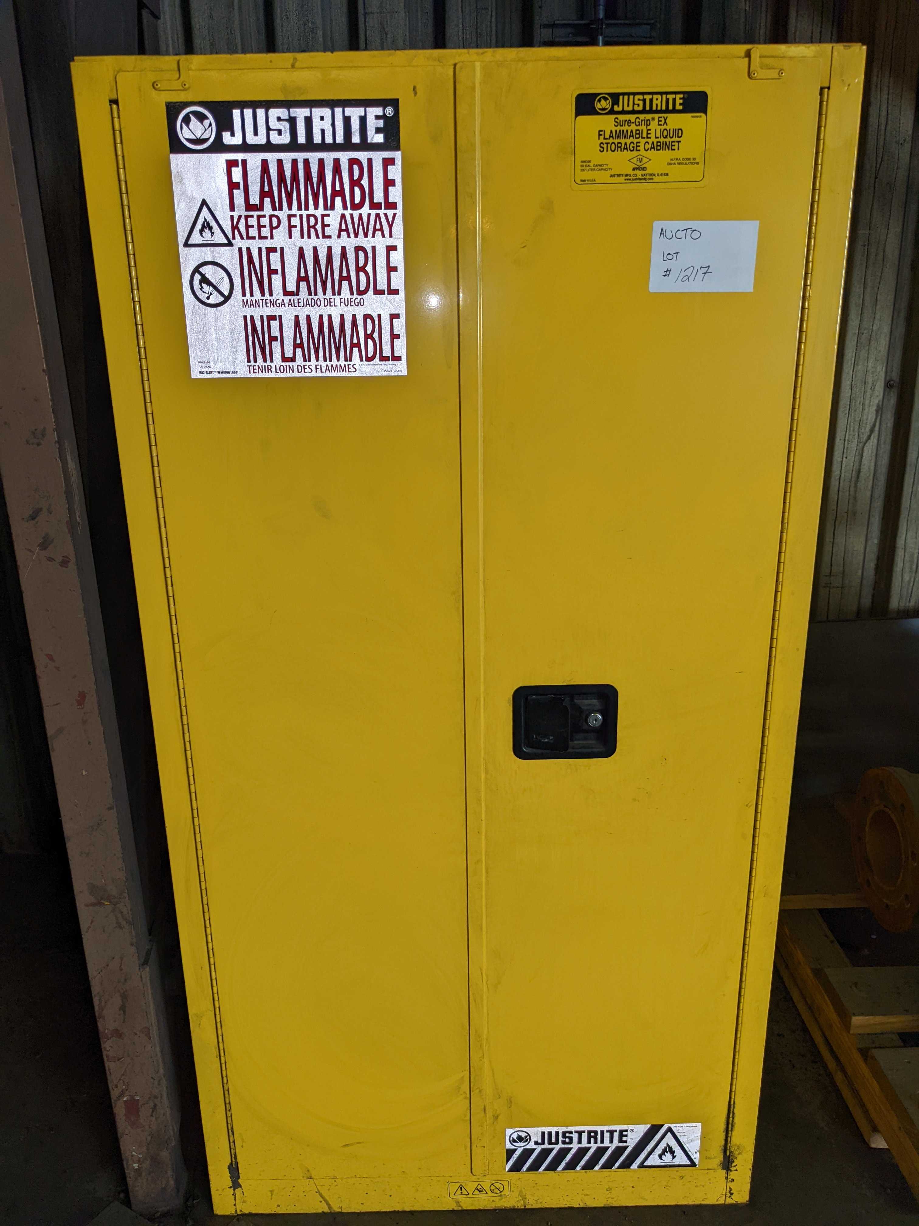 FIRE SAFETY CABINET WITH CONTENTS - SAFETY EQUIPMENT FIRE SAFETY CABINET WITH CONTENTS - SAFETY EQUIPMENT