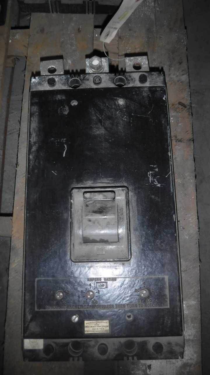 800 Amp Westinghouse Circuit Breaker - CIRCUIT BREAKERS