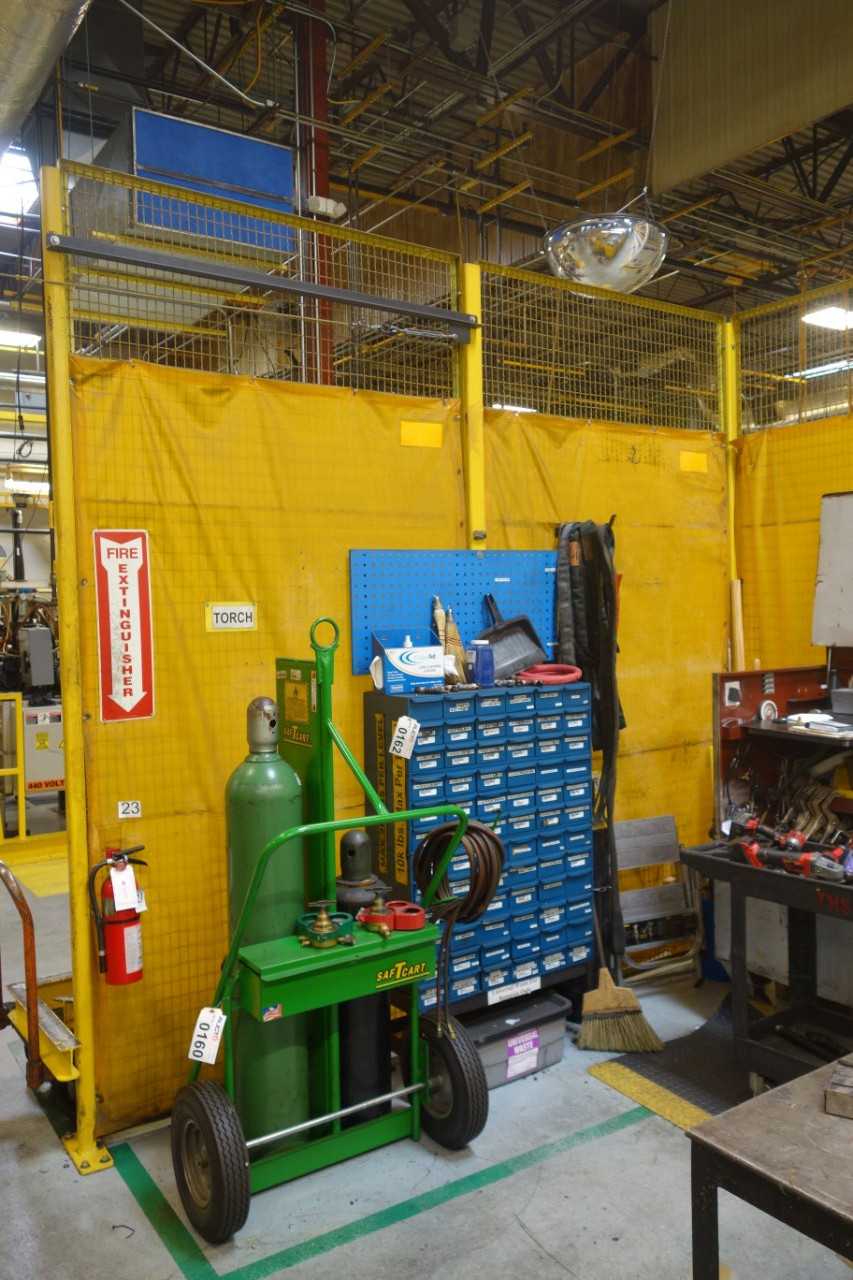 Wilson Industries Gold 9x welding curtains and steel mesh supports - WELDING EQUIPMENT