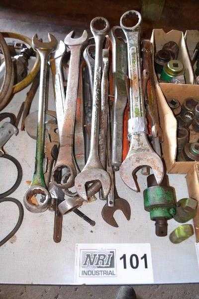 LOT OF ASSORTED WRENCHES - MISCELLANEOUS