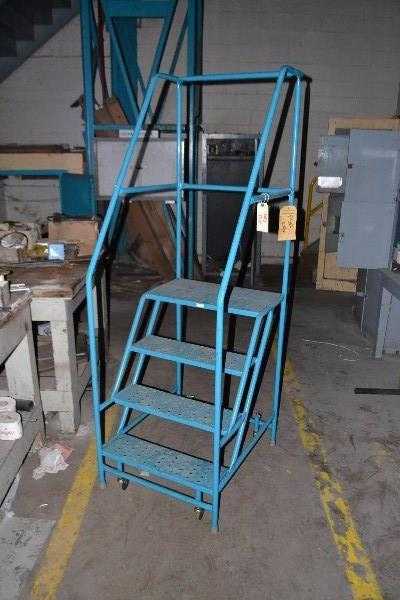 4 STEP LADDER - MISCELLANEOUS 4 STEP LADDER - MISCELLANEOUS