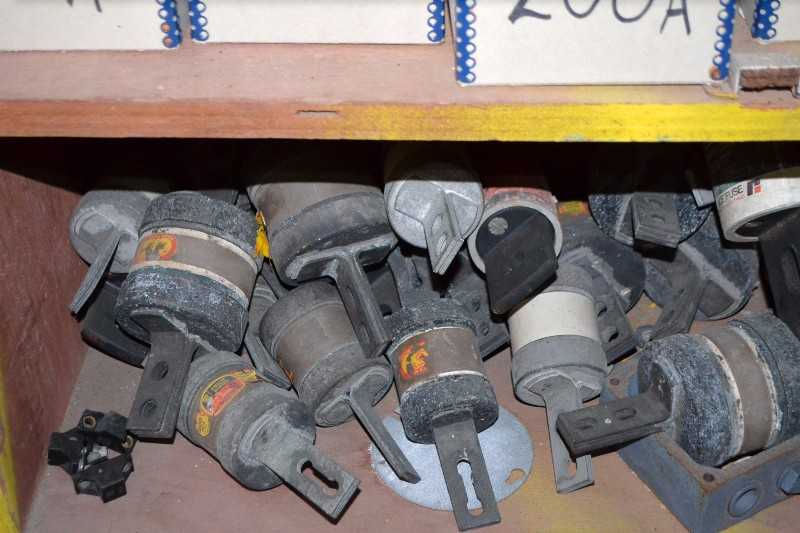 CONTENTS OF SHELVE W/ MCC STARTERS - FUSES; 30A,100A,150A,200A,300A - MISCELLANEOUS