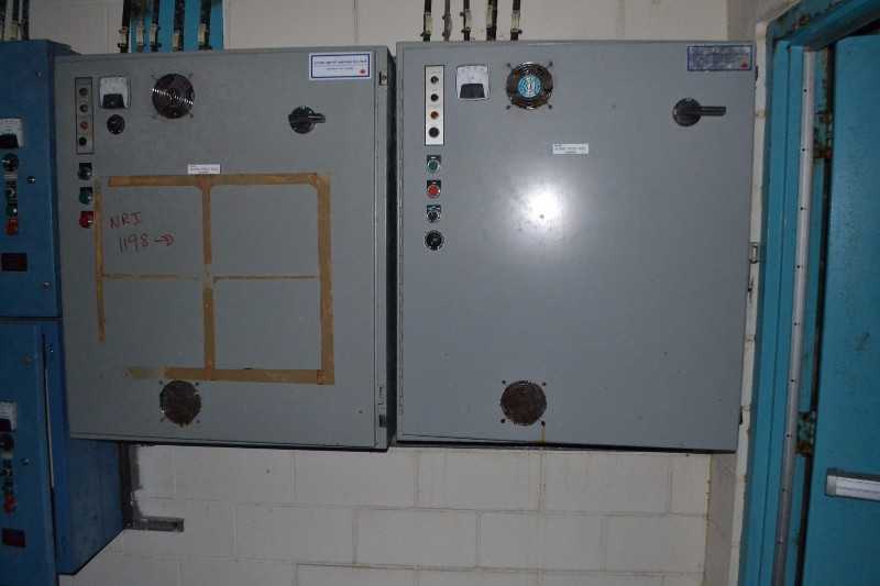 2X MITSUBISHI FREQROL Z200 FR-Z260-15K 575V-AC 22A AMP 20HP DRIVE  - MISCELLANEOUS