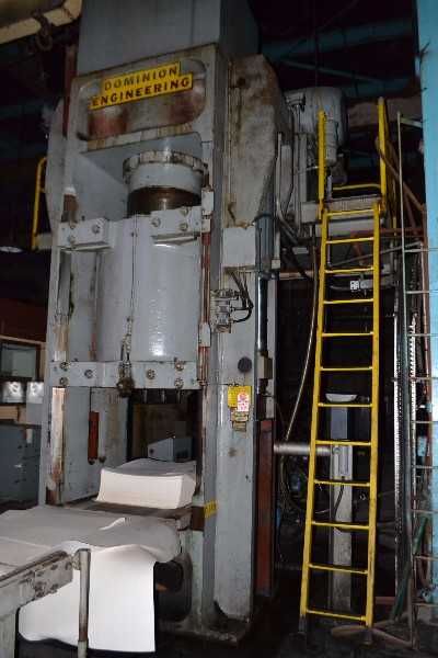 DOMINION ENGINEERING 1000TONS SERIAL# 176-131 HYDRAULIC PRESS - MISCELLANEOUS