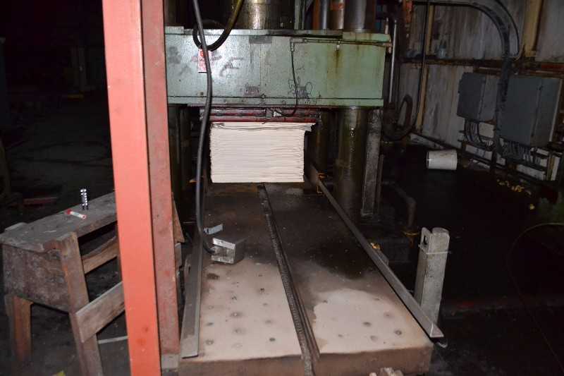HYDRAULIC MACHINERY CO. MACHINE # 3201 PRESS - MISCELLANEOUS