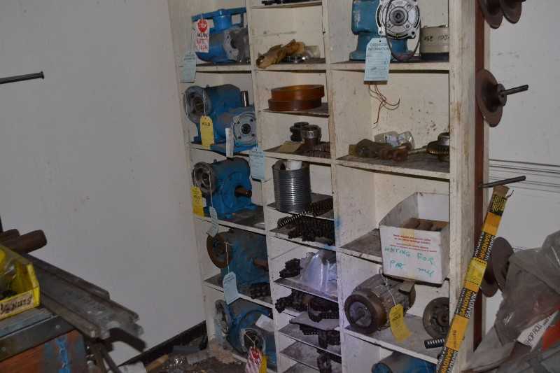 CONTENTS OF SHELVE - GEAR REDUCERS - MISCELLANEOUS