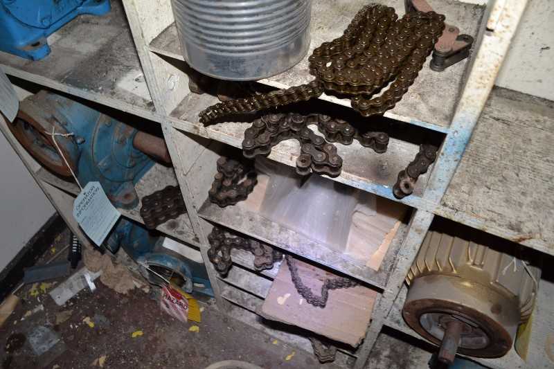 CONTENTS OF SHELVE - GEAR REDUCERS - MISCELLANEOUS