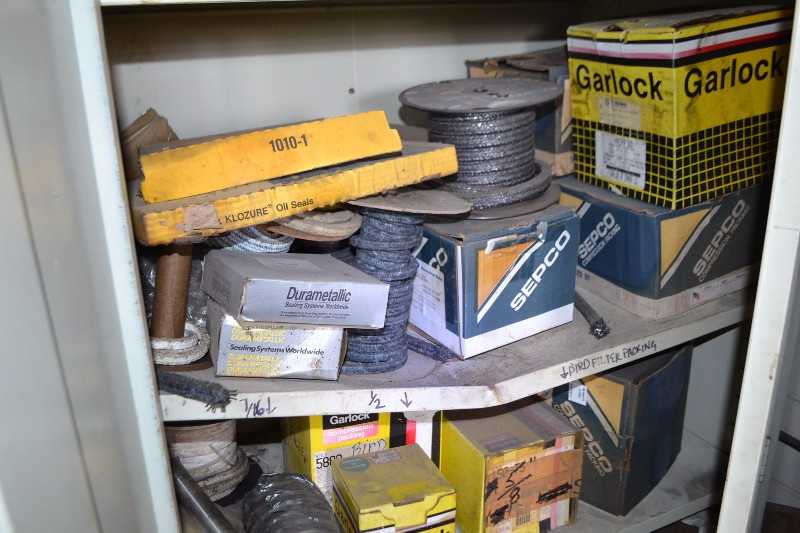CONTENTS OF CABINET - GARLOCK SEALS STYLE 127AFP, STYLE 5000C, STYLE 5888, KLOZURE OIL SEALS - MISCELLANEOUS