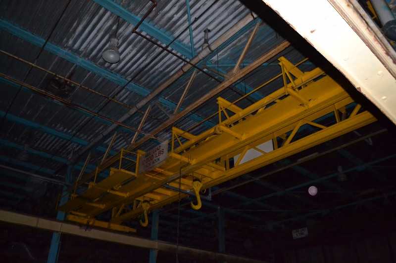 PROVINCIAL ENGINEERING 10,000LB MAX LOAD CRANE - MISCELLANEOUS