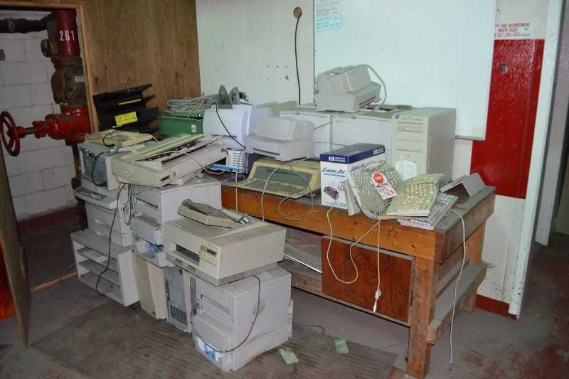 CONTENTS OF DESK - HP LASERJET 4050N X2, XEROX PRINTER, DELL DESKTOPS X2, KEYBORADS - MISCELLANEOUS
