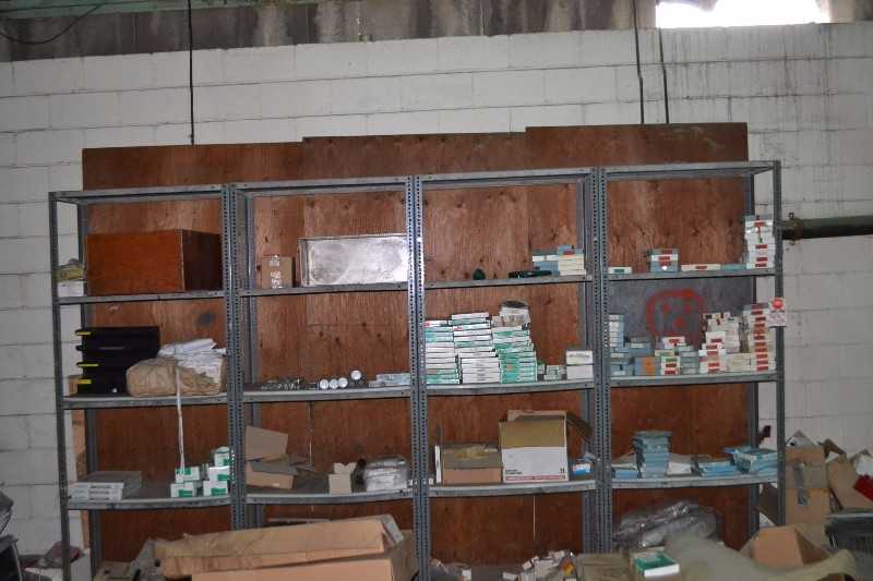 CONTENTS OF RACKING - FILTER PAPER, BARNSTEAD THERMOLYNE X6 - MISCELLANEOUS