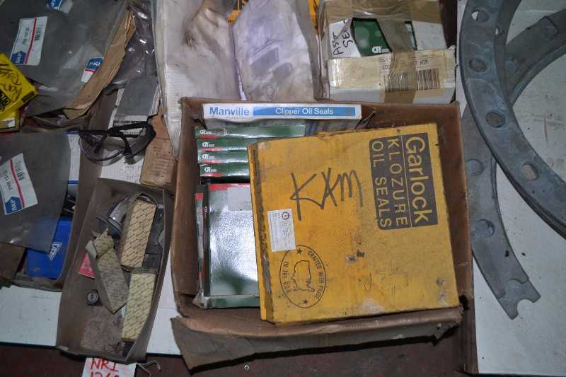 SKID OF GARLOCK OIL SEALS - MISCELLANEOUS