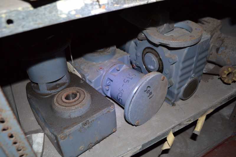 CONTENTS OF SHELVE - BOSTON GEAR F71510B56, F715-20-B6-G GEAR REDUCER, FALK COUPLINGS - MISCELLANEOUS
