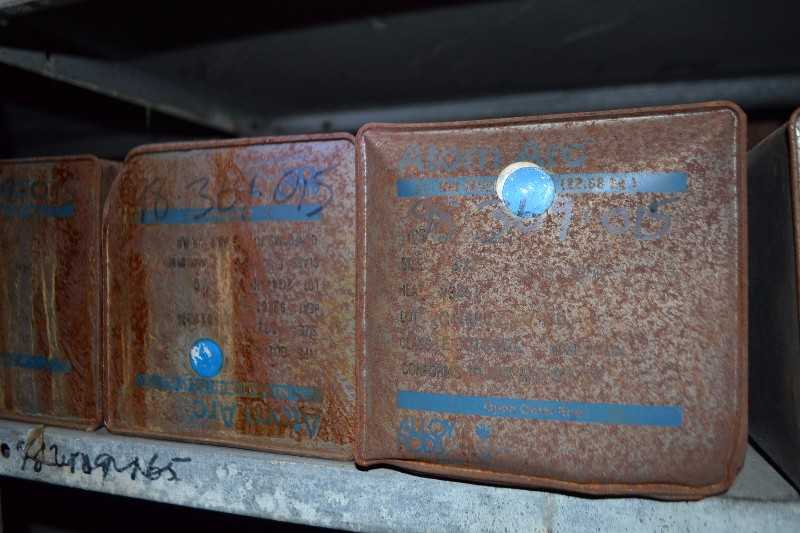 CONTENTS OF SHELVE - CARBON CUTTING ELECTRODES - MISCELLANEOUS