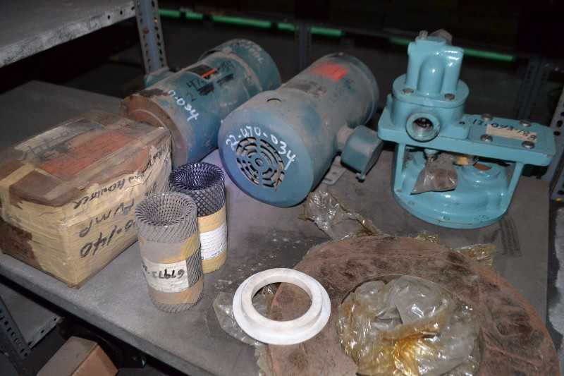 CONTENTS OF SHELVING - PUMP PARTS; SHAFTS, COUPLINGS, ROTON PUMP CD33ERM 3U332 - MISCELLANEOUS