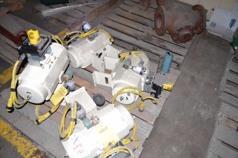 SKID OF EL-O-MATIC TYPE ESA 959-4/A ACTUATORS LOT OF 4 - MISCELLANEOUS