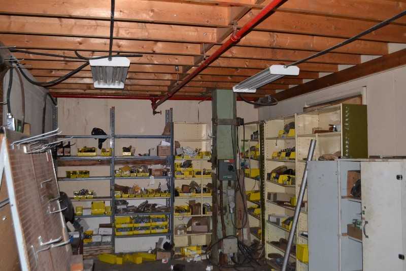CONTENTS OF ROOM - VALVE GASKETS, SWAGLOCK FITTINGS, VALVE REPAIR PARTS, VALVE SEALS - MISCELLANEOUS