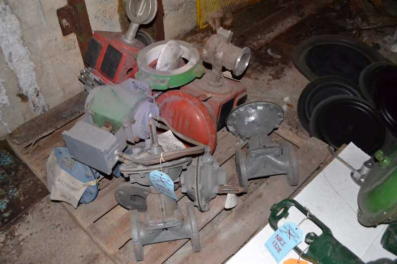 SKID OF ASSORTED VALVES 1-8IN LOT - FISHER, MASONEILAN - MISCELLANEOUS