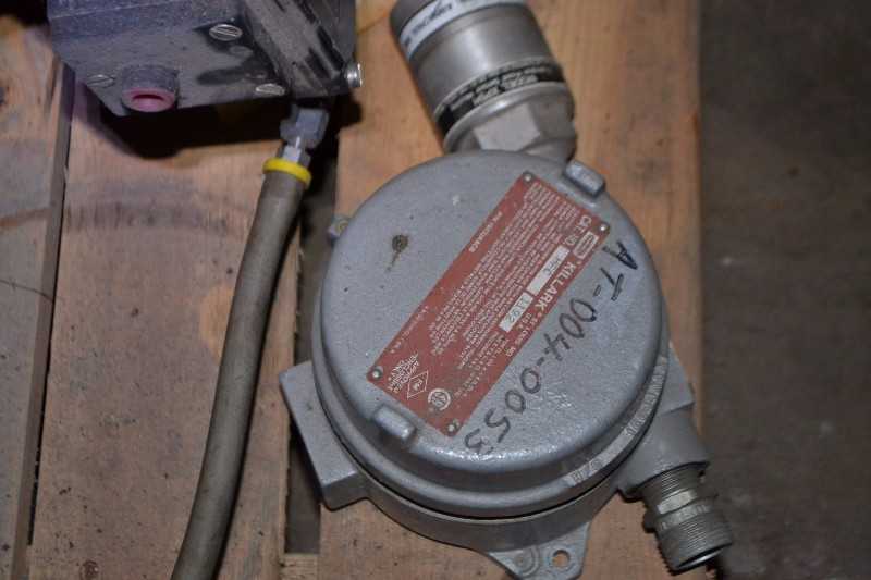 NELES JAMESBURY BALL VALVE 2IN STAINLESS W/ CONTENTS - MISCELLANEOUS