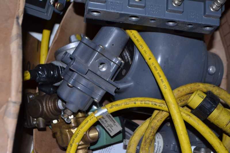 SKIDS OF SPARE PARTS - 3600 POSITIONER x5, GAUGES, ACTUATORS - MISCELLANEOUS