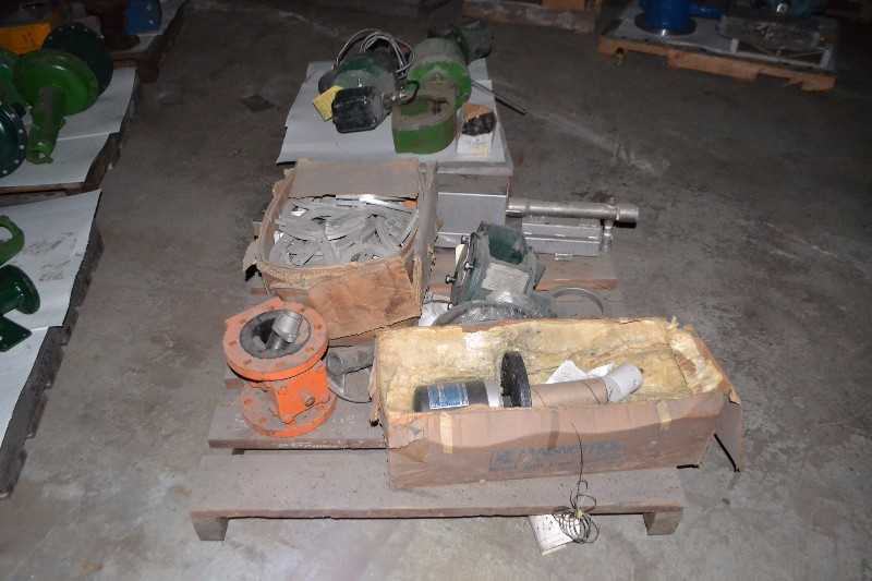 ASSORTED FISHER ACTUATORS + CONTENTS ON SKID - MISCELLANEOUS