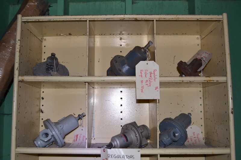 CONTENTS ON SHELVE - FISHER TYPE 61H VALVE - MISCELLANEOUS