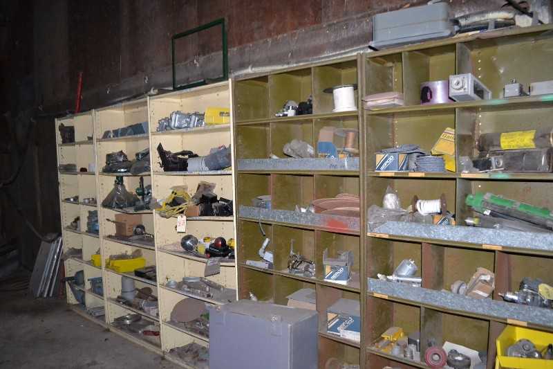 CONTENTS OF SHELVE - POSITIONERS, BRACKETS - MISCELLANEOUS