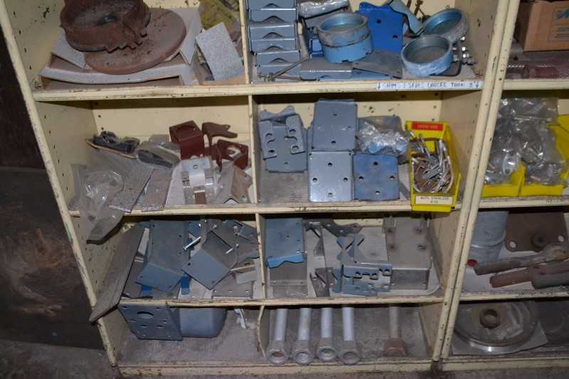 CONTENTS OF SHELVE - POSITIONERS, BRACKETS - MISCELLANEOUS