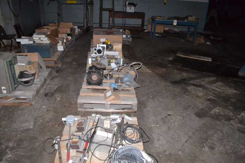 SKIDS OF CONTENTS - ROSEMOUNT TRANSMITTER, 2090 SMART - MISCELLANEOUS