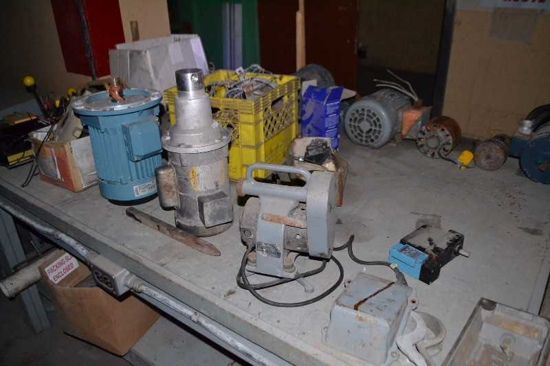 CONTENTS OF DESK ALLEN BRADLEY SMC PLUS CONTACTOR, ELECTRIC MOTORS, MICRO SWITCH, BEARINGS, PARTS - MISCELLANEOUS