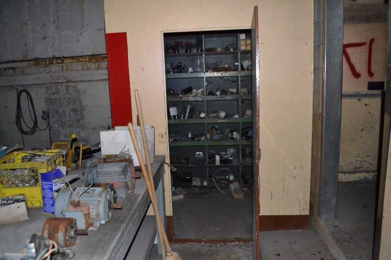 CONTENTS OF ROOM - FUSES, CONTACTORS, STARTER, - MISCELLANEOUS