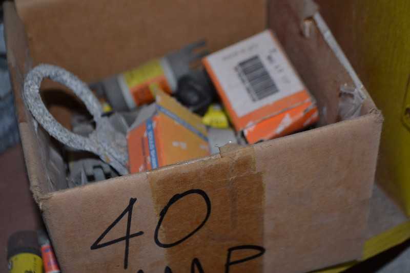 CONTENTS OF SHELVE - FUSES - MISCELLANEOUS