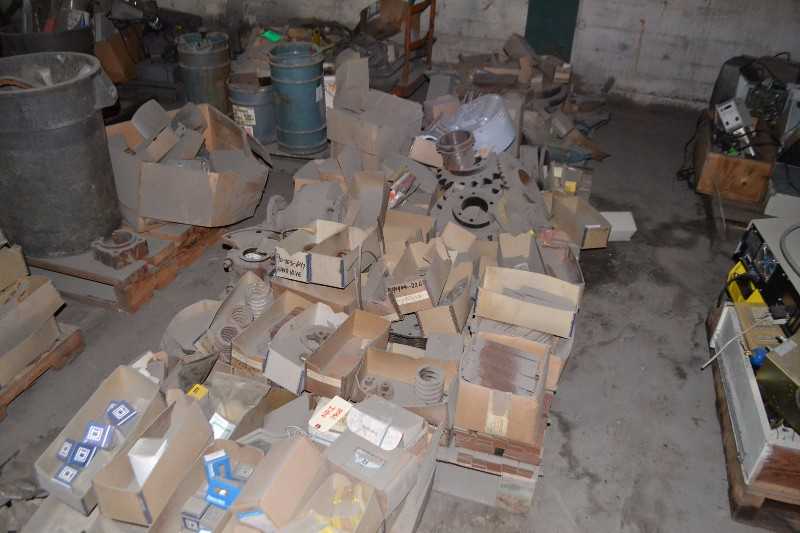 CONTENTS OF SKID - SPRINGS, SPROCKETS, PNEUMATIC CYLINDERS - MISCELLANEOUS