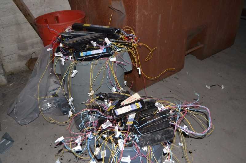 LOT OF PHILLIPS BALLASTS - MISCELLANEOUS
