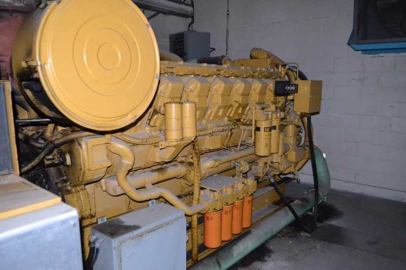 CATERPILLER 1560-4803661111 TYPE21684 1560KW GENERATOR + FAN W/ WESTINGHOUSE ROBONIC TRANSFER SWITCH - MISCELLANEOUS