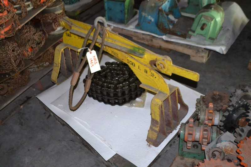 550LB CRANE W/ ROLLER CHAIN REX 166 - MISCELLANEOUS