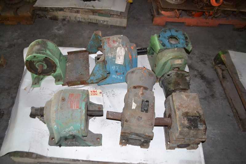 CONTENTS OF SKID - LINK BELT BDI GEAR REDUCER x3 - MISCELLANEOUS