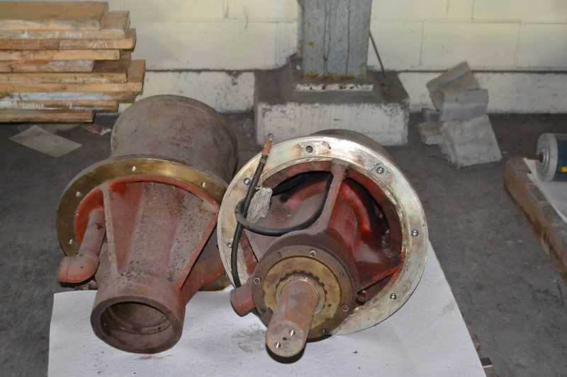 CONTENTS OF SKID - PUMP SHAFT x2 - MISCELLANEOUS