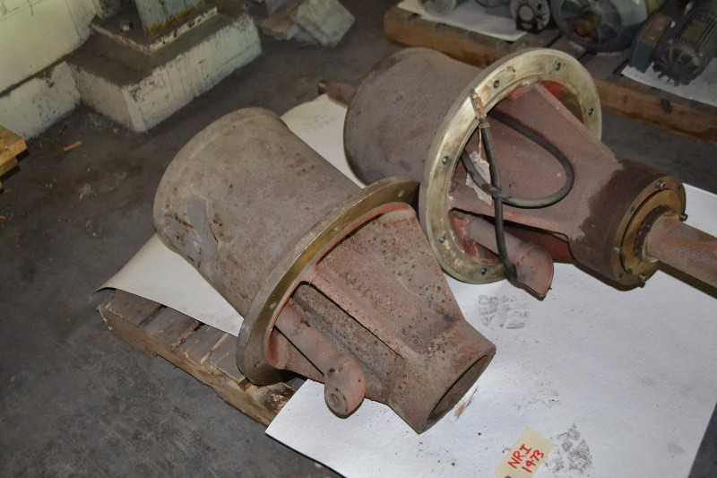CONTENTS OF SKID - PUMP SHAFT x2 - MISCELLANEOUS
