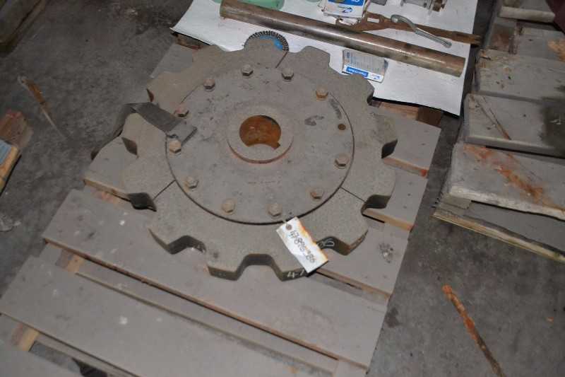 HUGE ASSORTMENT OF POWER TRANSMISSION PARTS - PULLEYS, SHEAVES, BUSHINGS, COUPLINGS, ROLLER CHAINS, BEARING HOUSINGS - MISCELLANEOUS