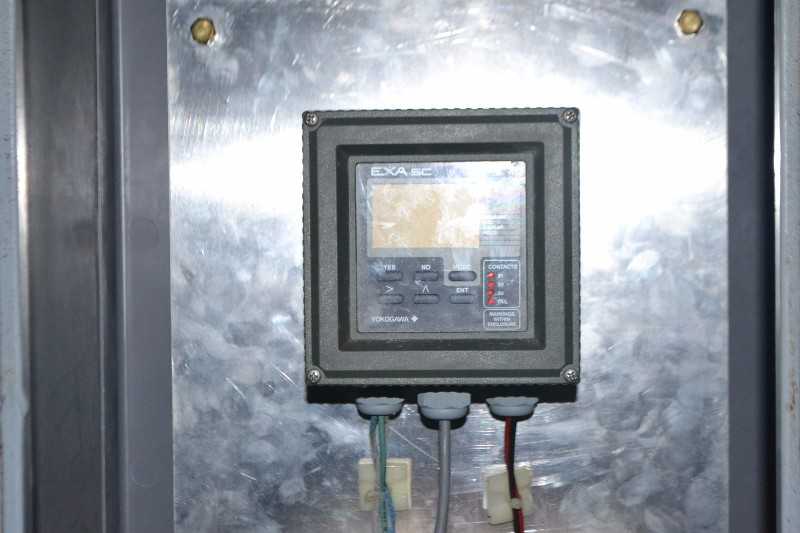 FOXBORO 43AP-FA42C PNEUMATIC CONTROLLER, 2X UNILOC CONDUCTIVITY TRANSMITTER, YOKOGAWA EXA SC ANALYZER - MISCELLANEOUS