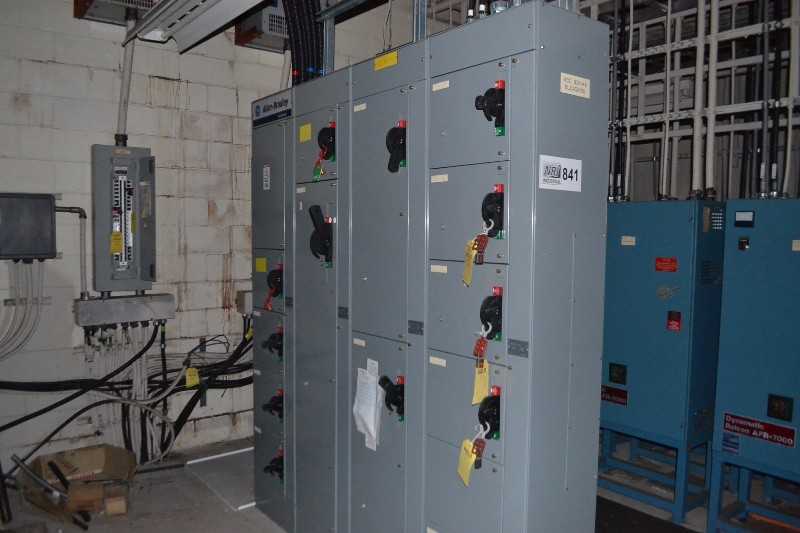 ALLEN BRADLEY CENTERLINE 2100 MCC 4 SECTION 12 SWITCH - MISCELLANEOUS