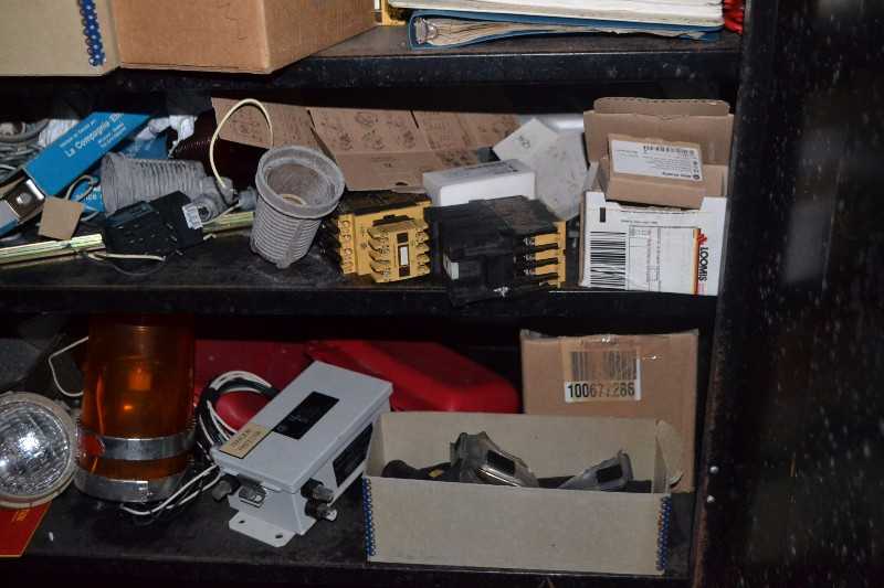 2X STEEL CABINETS WITH FUSES, ALLEN BRADLEY PARTS, OVERLOAD RELAY HEATERS, CONTACTORS - MISCELLANEOUS