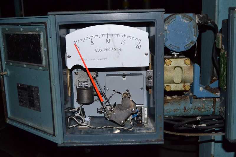 3X FOXBORO E45P-FCNI PNEUMATIC CONTROLLER - MISCELLANEOUS