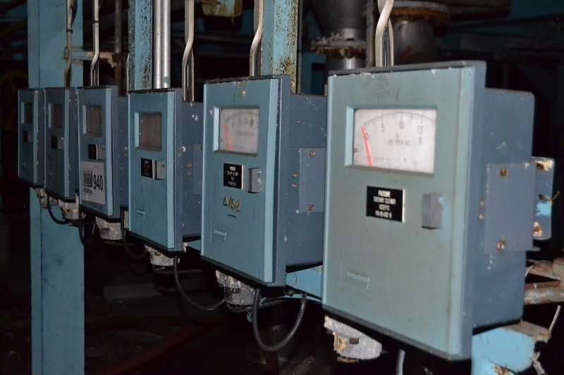 6X FOXBORO E45P-FCNI PNEUMATIC CONTROLLER - MISCELLANEOUS