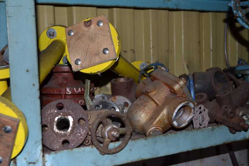 CONTENTS OF SHELVING - VALVES, STEAM TRAPS, PIPE FITTINGS, FASTENERS - MISCELLANEOUS