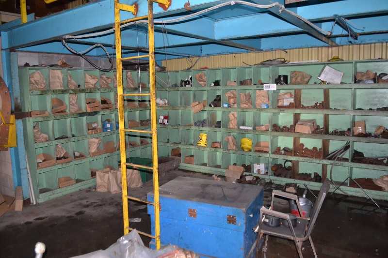CONTENTS OF SHELVING - FASTENERS, PIPE FITTINGS - MISCELLANEOUS